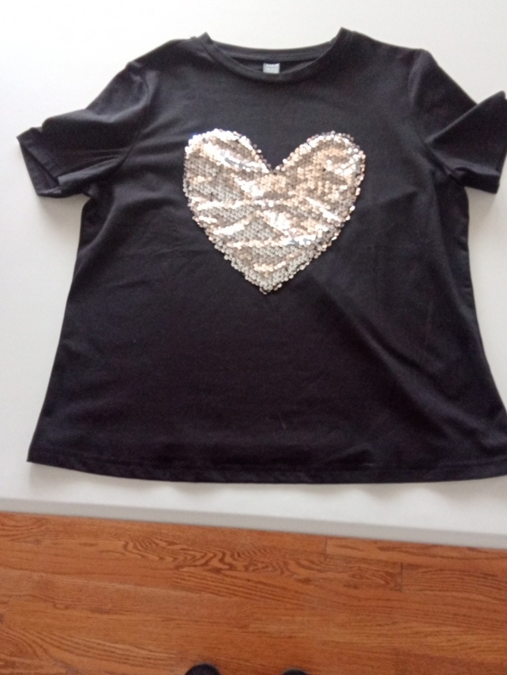 SHEIN Black Short-Sleeve Tee with Sequin Heart